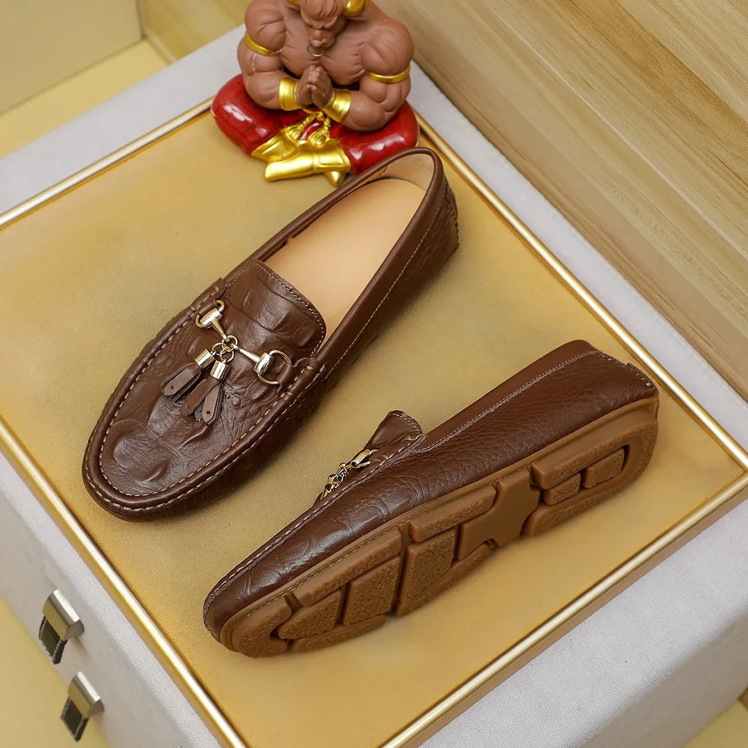 Men's shoes💰360💰🕷🕷️【 GUCCI 】Gucci's best-selling trendy men's casual slip-on shoes 🇨🇳Official website original 1:1 mold 💯Original quality, fine workmanship ☘Fashionable and versatile, perfect shape, comfortable on the feet 🍓Trendy men's recommended model, imported cowhide on the top layer 🎋High-quality pigskin lining, rubber wear-resistant and non-slip outsole, high-end atmosphere, worth owning 🍉Optional 38-44
